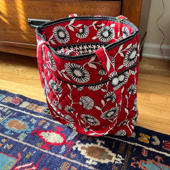 Red Vera Bradley bag NWT - Picture 3 of 6